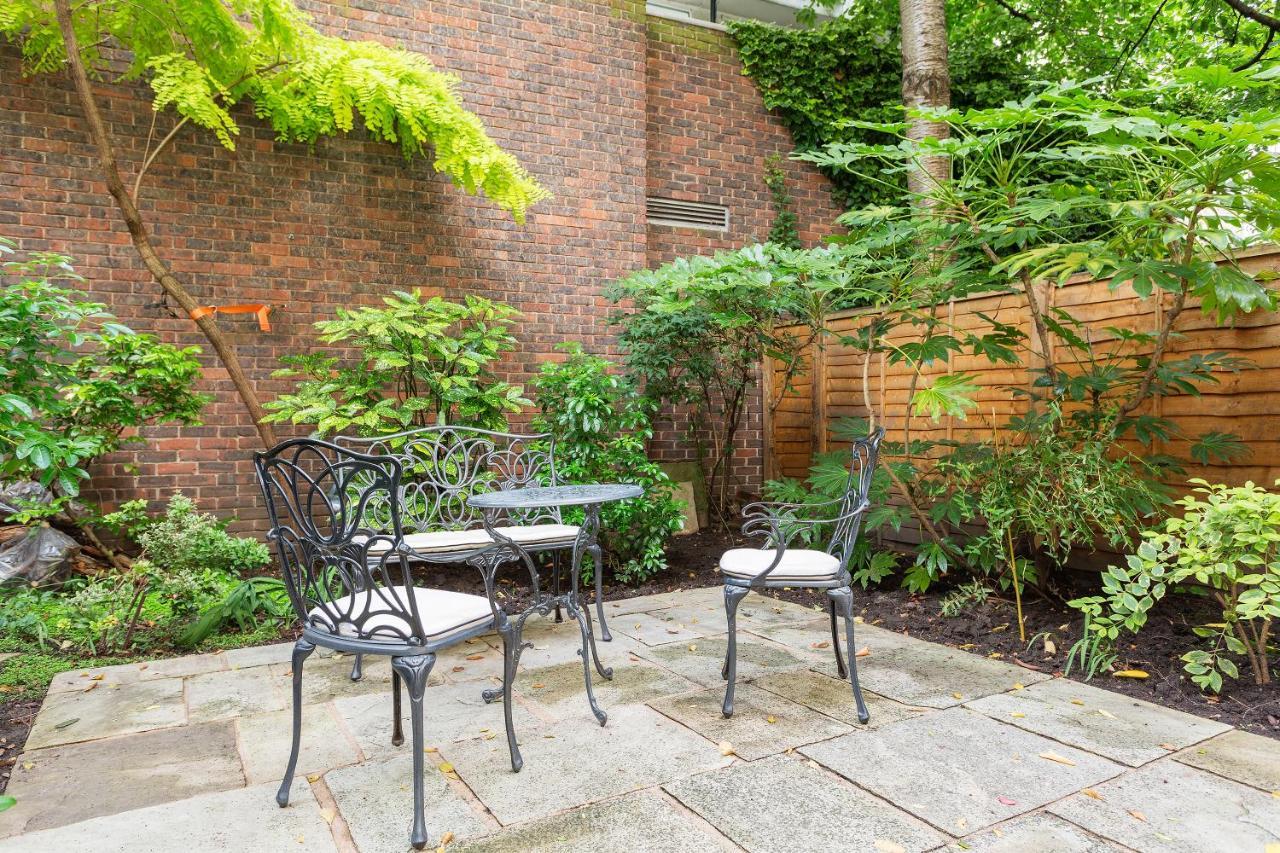 Veeve - South Kensington Garden Apartment *
